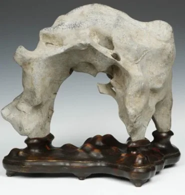 Combining Gongshi and Bonsai: A Merge of Japanese and Chinese Culture in your Garden